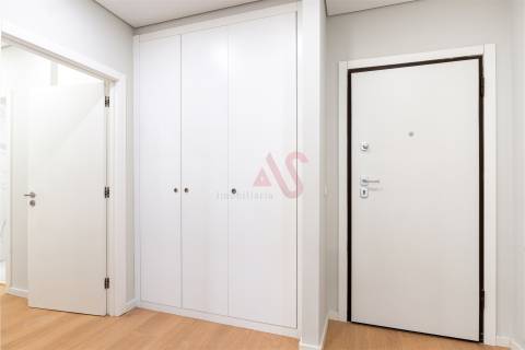 Apartamento T1 com Terraço e Garagem localizado em Leça da Palmeira