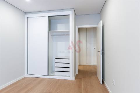 Apartamento T1 com Terraço e Garagem localizado em Leça da Palmeira