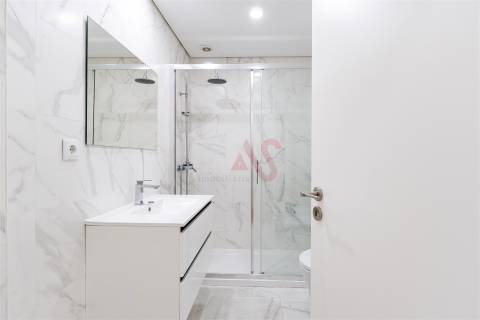 Apartamento T1 com Terraço e Garagem localizado em Leça da Palmeira