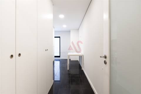 Apartamento T1 com Terraço e Garagem localizado em Leça da Palmeira