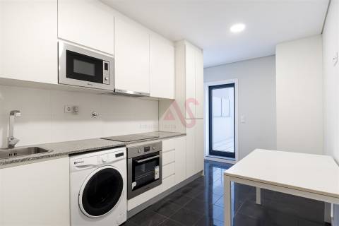 Apartamento T1 com Terraço e Garagem localizado em Leça da Palmeira