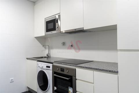 Apartamento T1 com Terraço e Garagem localizado em Leça da Palmeira