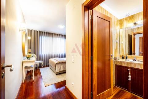 Apartamento T4 de luxo com vistas mar em Leça da Palmeira