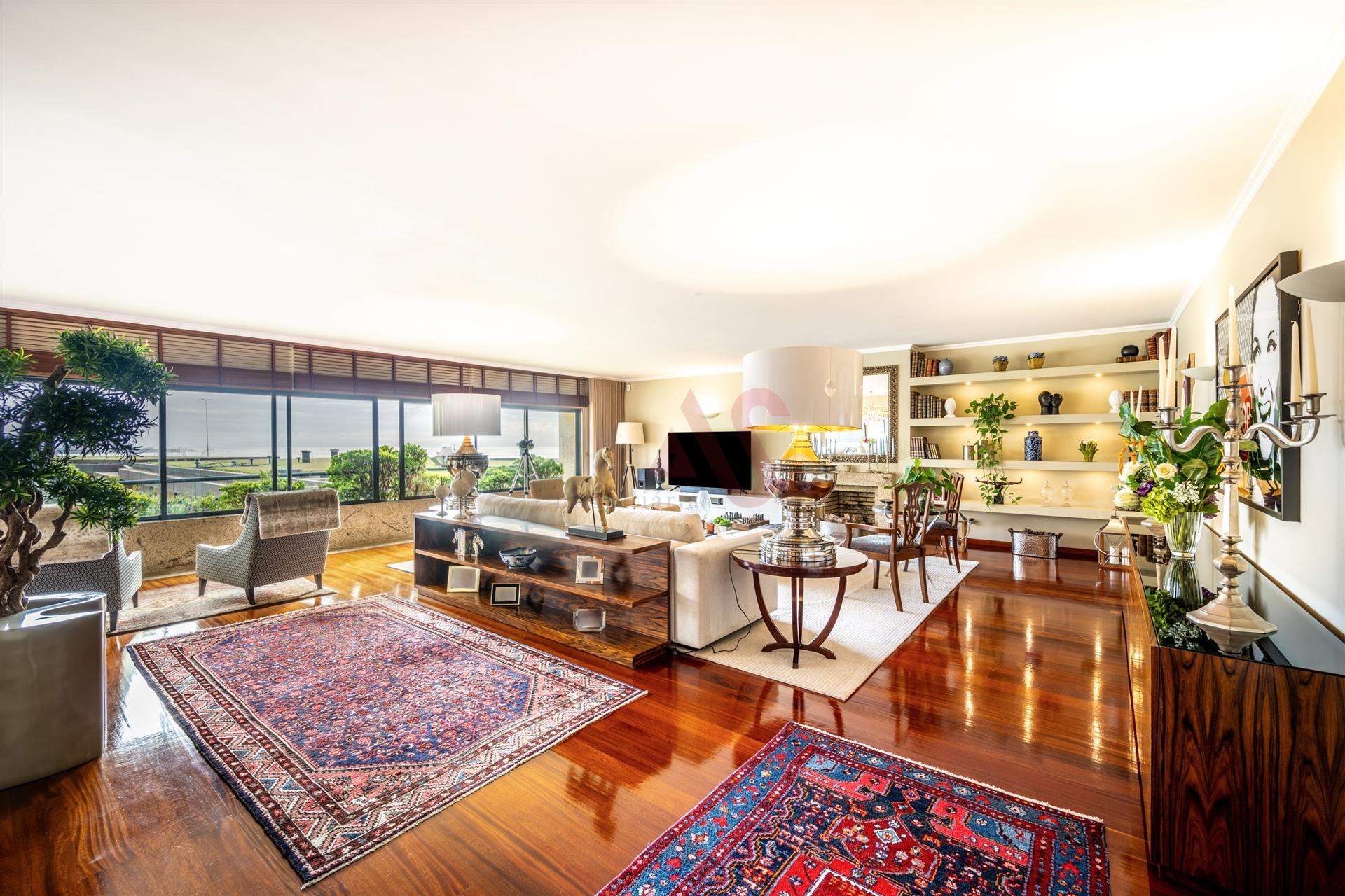 Apartamento T4 de luxo com vistas mar em Leça da Palmeira