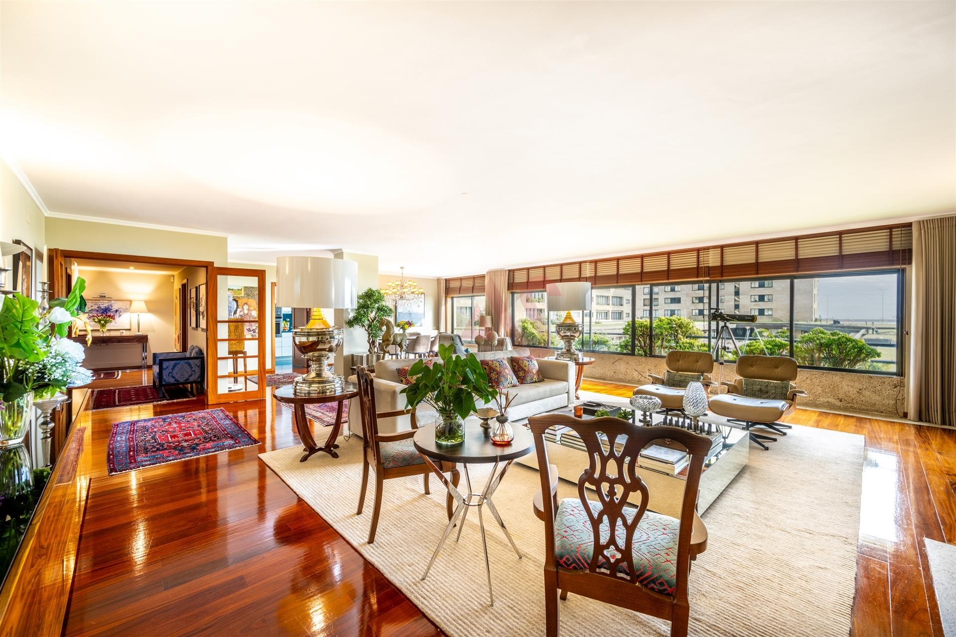 Apartamento T4 de luxo com vistas mar em Leça da Palmeira