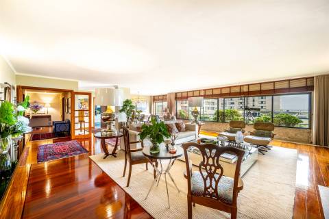 Apartamento T4 de luxo com vistas mar em Leça da Palmeira