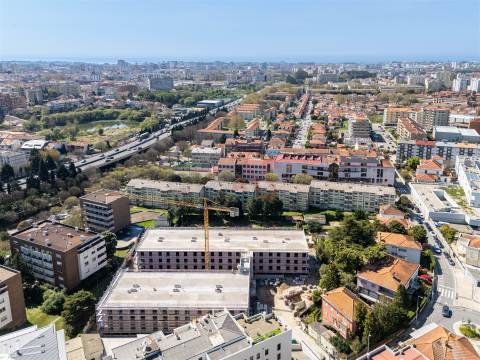 Apartamento T1+1 em construção localizado em Paranhos