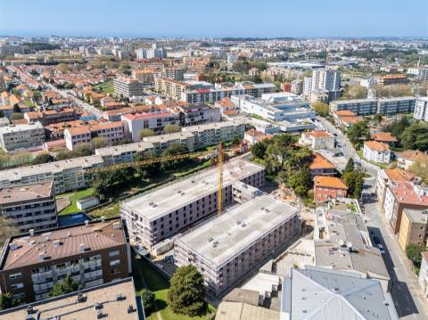 Apartamento T1+1 em construção localizado em Paranhos