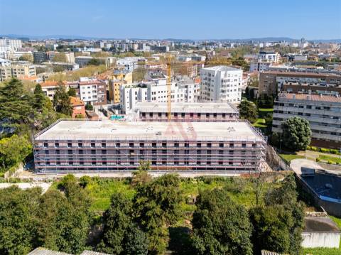 Apartamento T1+1 em construção localizado em Paranhos