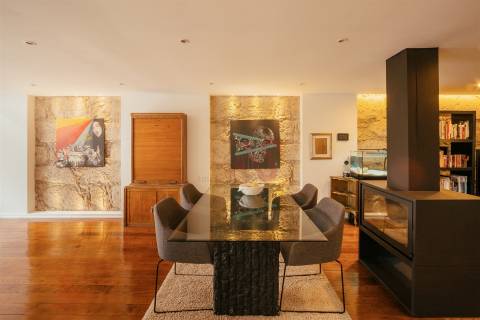 Moradia de luxo localizada no coração da cidade do Porto