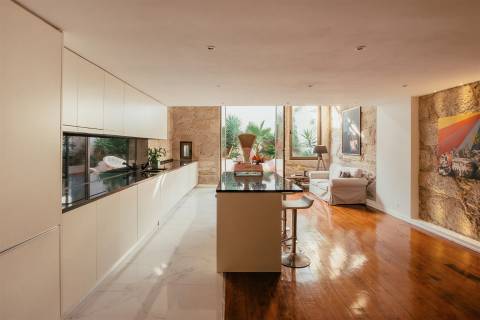 Moradia de luxo localizada no coração da cidade do Porto