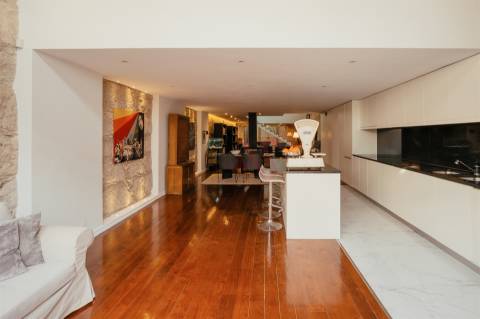 Moradia de luxo localizada no coração da cidade do Porto