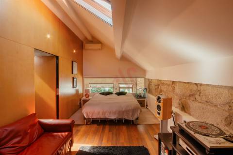 Moradia de luxo localizada no coração da cidade do Porto