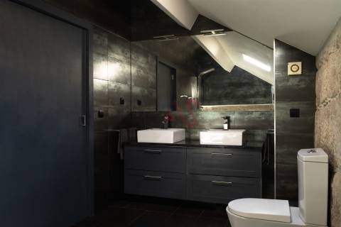 Moradia de luxo localizada no coração da cidade do Porto