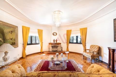 Quinta com 14.000m2 situada em pleno centro da cidade de Lousada