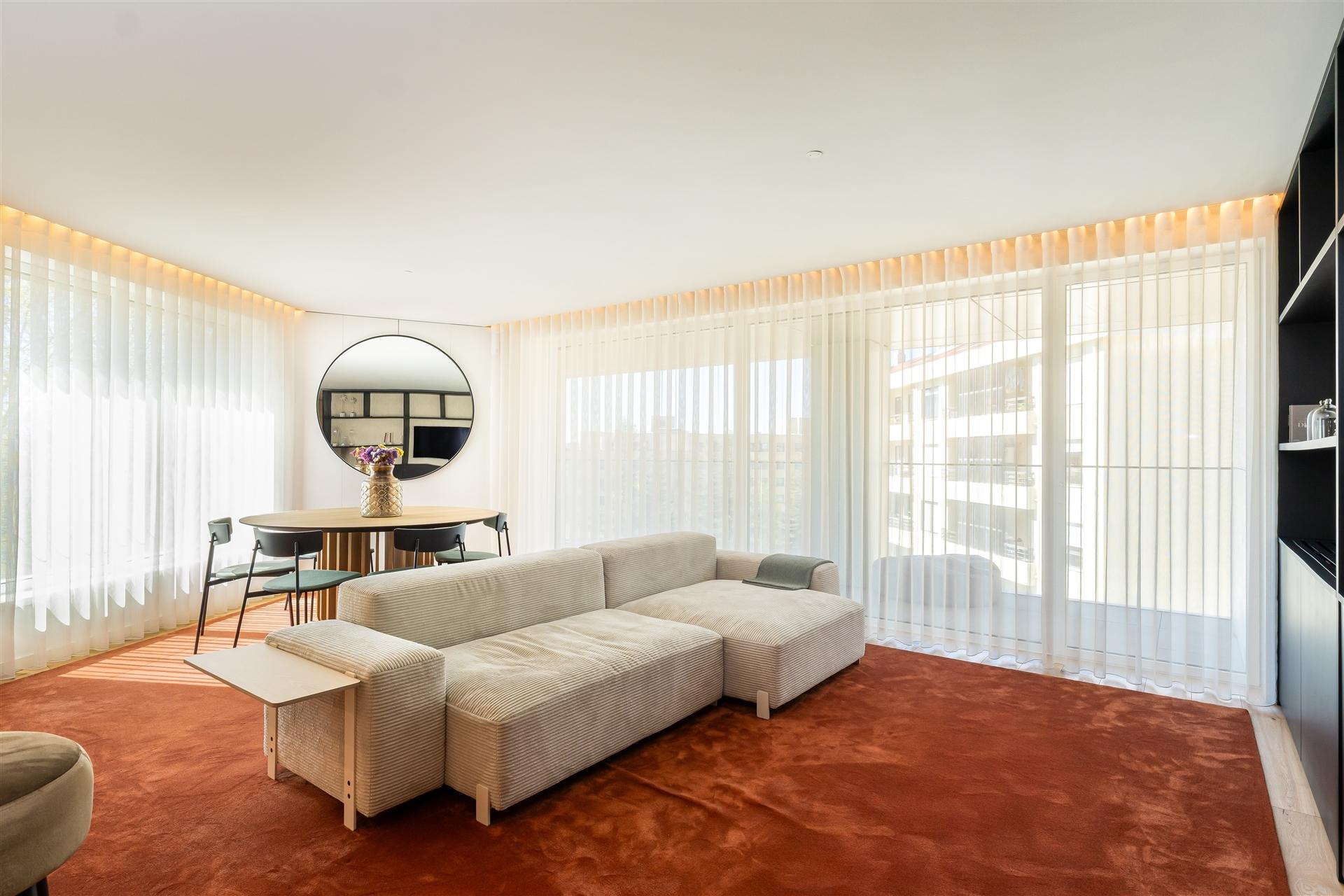 Apartamento T3 com Master Suíte e varanda localizado em Arca d’Água