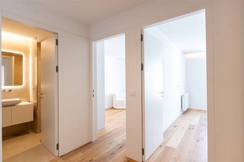 Apartamento T3 com Master Suíte e varanda localizado em Arca d’Água