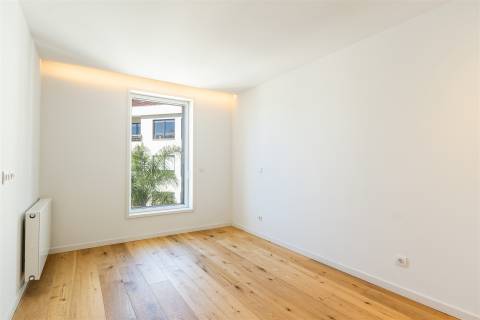 Apartamento T3 com Master Suíte e varanda localizado em Arca d’Água