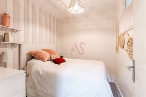 Apartamento T2+1 com varanda e terraço a 450m da praia | Praça João XXIII, Póvoa de Varzim