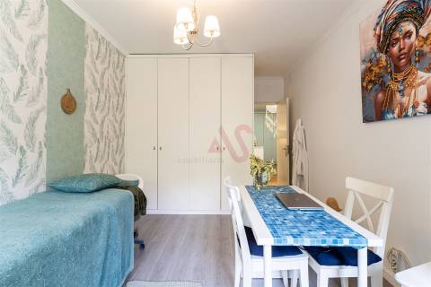 Apartamento T2+1 com varanda e terraço a 450m da praia | Praça João XXIII, Póvoa de Varzim