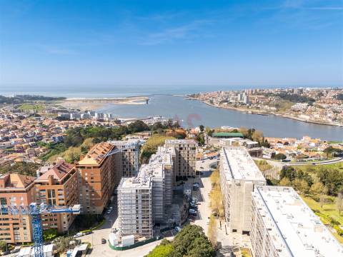 Apartamento T0 com Varanda em Vila Nova de Gaia