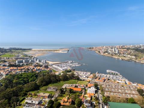 Apartamento T0 com Varanda em Vila Nova de Gaia