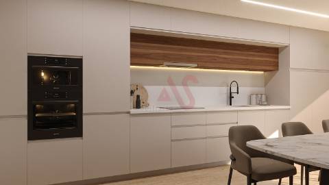 Moradia Térrea localizado em Grijo com 3 suítes e jardim