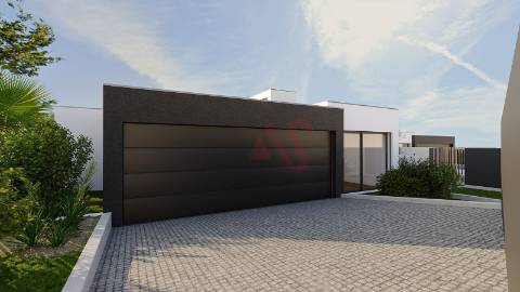 Moradia Térrea localizado em Grijo com 3 suítes e jardim