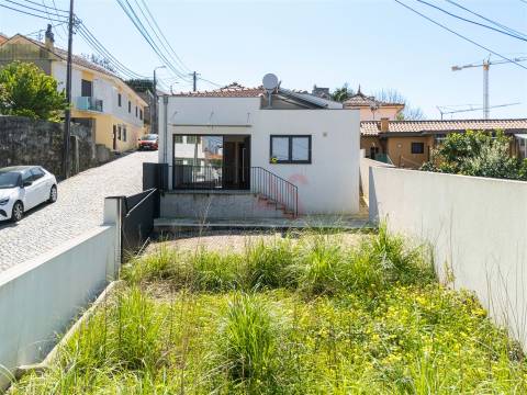 T2 com 2 suítes e Jardim