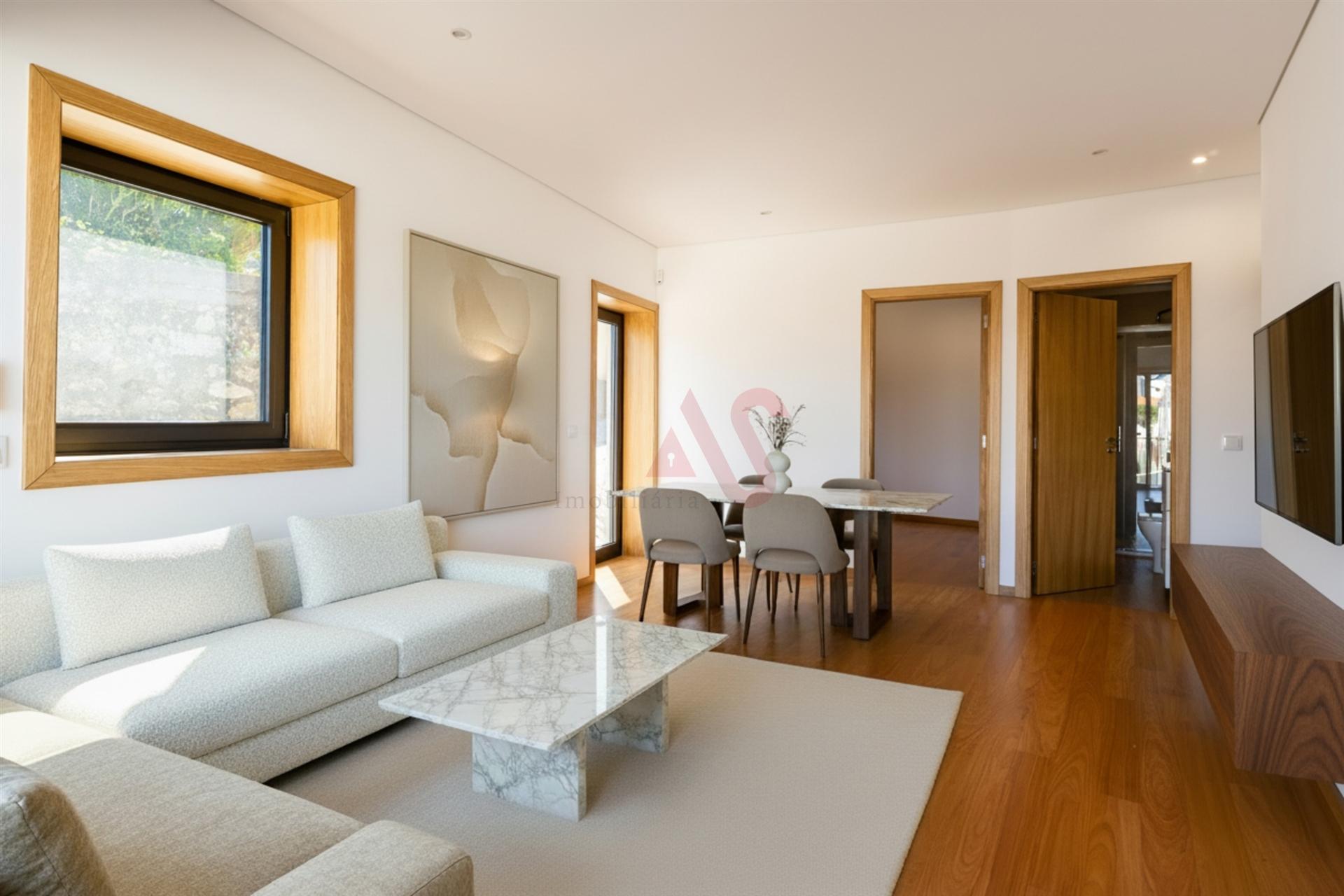 T2 com 2 suítes e Jardim