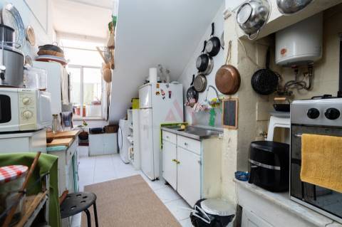Apartamento T3+2 com Vista Deslumbrante sobre o Rio Tejo – Lisboa
