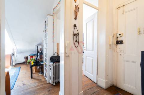 Apartamento T3+2 com Vista Deslumbrante sobre o Rio Tejo – Lisboa