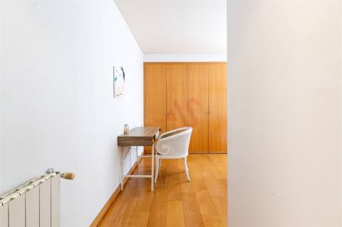 Apartamento T2 com vista panorâmica no Arrábida Plaza – Vila Nova de Gaia