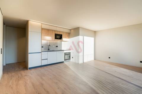 Apartamento T2 inserido no empreendimento Santos Silva em Vila Nova de Gaia