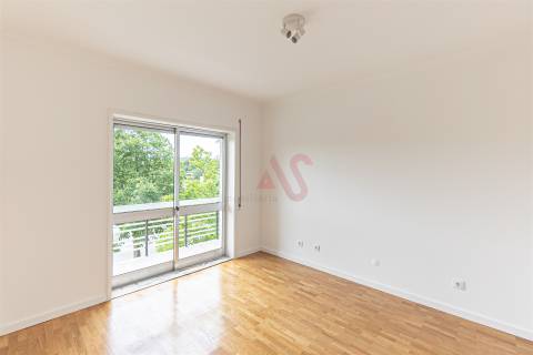 Apartamento T4 para arrendamento no Castêlo da Maia