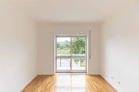 Apartamento T4 para arrendamento no Castêlo da Maia