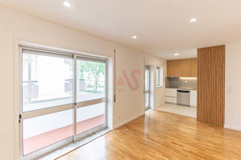 Apartamento T4 para arrendamento no Castêlo da Maia