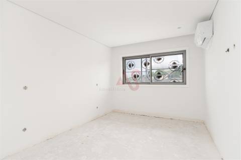 Apartamento T1 com varanda localizado no empreendimento Alta Vista