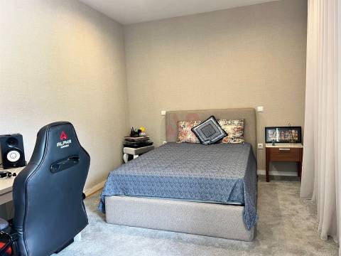 Moradia T3 em Guardizela, Guimarães, com Piscina, Campo de Ténis e 2.700 m² de Terreno
