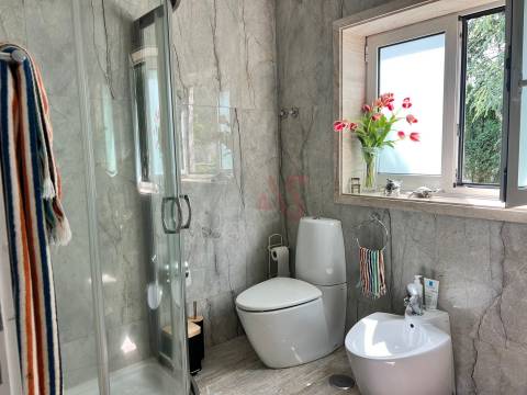 Moradia T3 em Guardizela, Guimarães, com Piscina, Campo de Ténis e 2.700 m² de Terreno