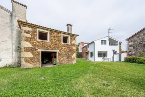Quintinha T3 em Caminha, com cerca de 1.500 m² de Terreno