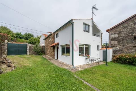 Quintinha T3 em Caminha, com cerca de 1.500 m² de Terreno
