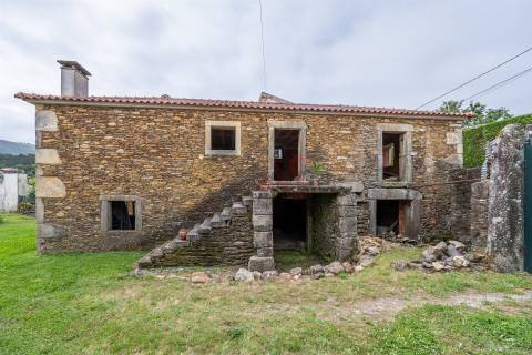 Quintinha T3 em Caminha, com cerca de 1.500 m² de Terreno