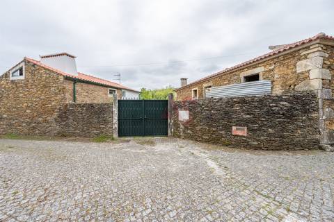Quintinha T3 em Caminha, com cerca de 1.500 m² de Terreno