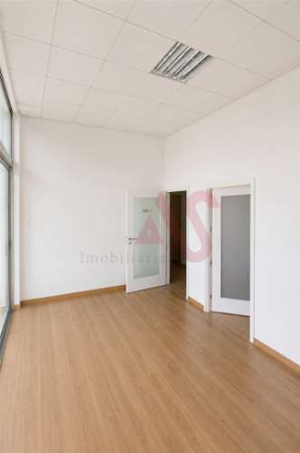 Sala Privada para Arrendamento com 16,5 m² inserida num Escritório em Ermesinde