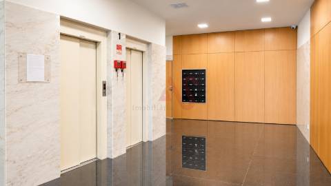Sala Privada para Arrendamento com 16,5 m² inserida num Escritório em Ermesinde