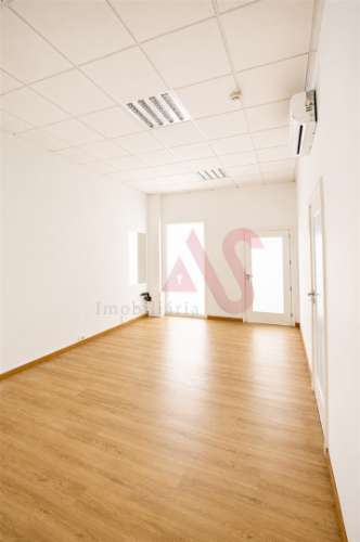Sala Privada para Arrendamento com 21 m² inserida num Escritório em Ermesinde