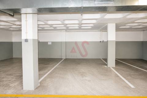 Lugar de Estacionamento para Arrendamento em Ermesinde