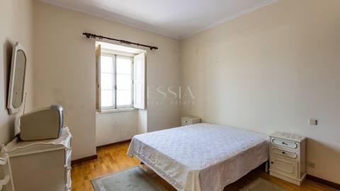 Quinta T9 com Piscina e Terreno de Cultivo em Santo Tirso