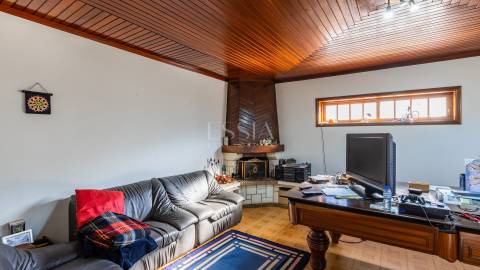 Moradia T5 com Jardim e Piscina na Maia